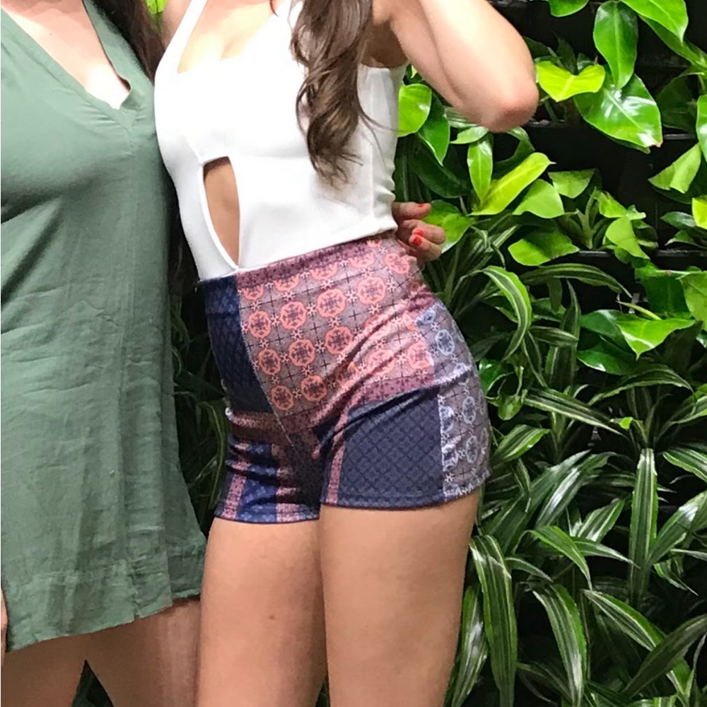 anthropologie/ free people style shorts (brand missguided) size 0/xs